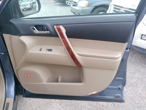 Used 2012 Toyota Highlander Limited w/ Protection Pkg AWD/4WD image 36