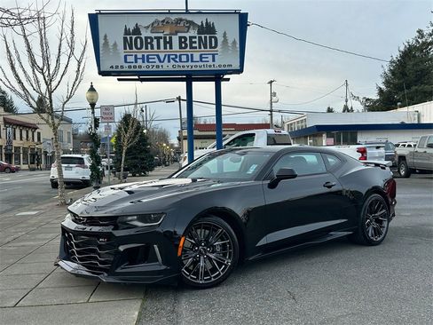 Used 2021 Chevrolet Camaro ZL1 image 1