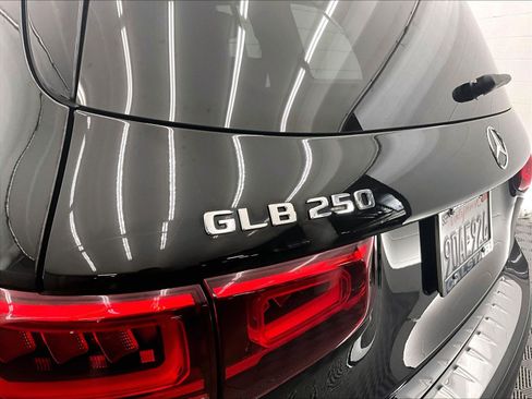 Certified 2022 Mercedes-Benz GLB 250 image 32