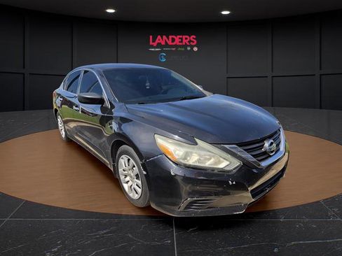Used 2017 Nissan Altima 2.5 S w/ Power Driver Seat Package FWD image 5