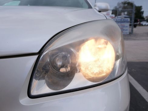 Used 2009 Buick Lucerne CXL w/ Driver Confidence Package image 9