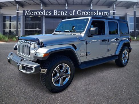 Used 2020 Jeep Wrangler Unlimited Sahara AWD/4WD image 3