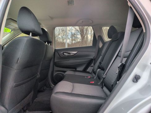 Used 2018 Nissan Rogue SV w/ Premium Package image 15