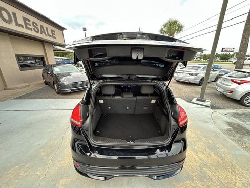 Used 2017 Ford Focus ST FWD image 7