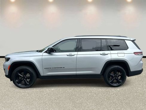 Used 2023 Jeep Grand Cherokee L Laredo AWD/4WD image 8