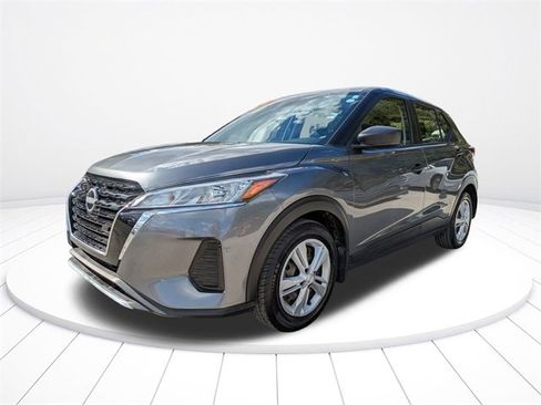 Used 2023 Nissan Kicks S image 8
