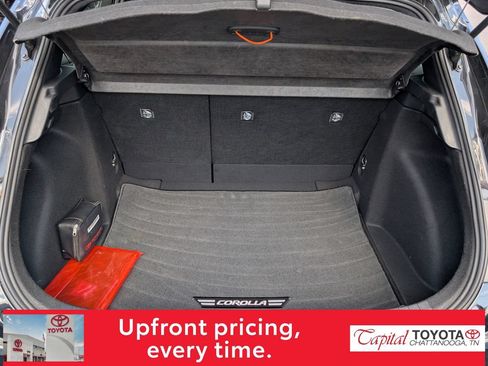 Used 2025 Toyota Corolla Hatchback w/ SE Package FWD image 25