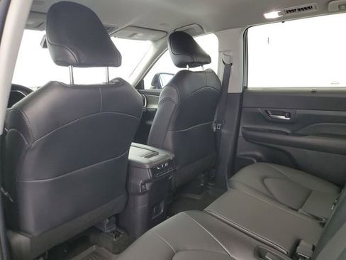 Used 2024 Toyota Grand Highlander XLE image 15