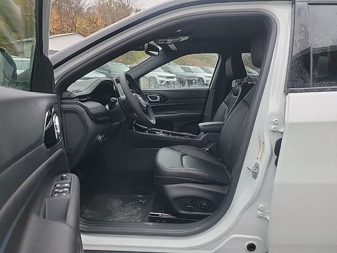 New 2026 Jeep Compass Limited w/ Sun, Sound & Navigation Group image 7