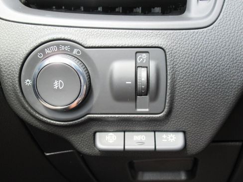 Used 2020 Buick Envision Premium w/ Driver Confidence Package AWD/4WD image 21