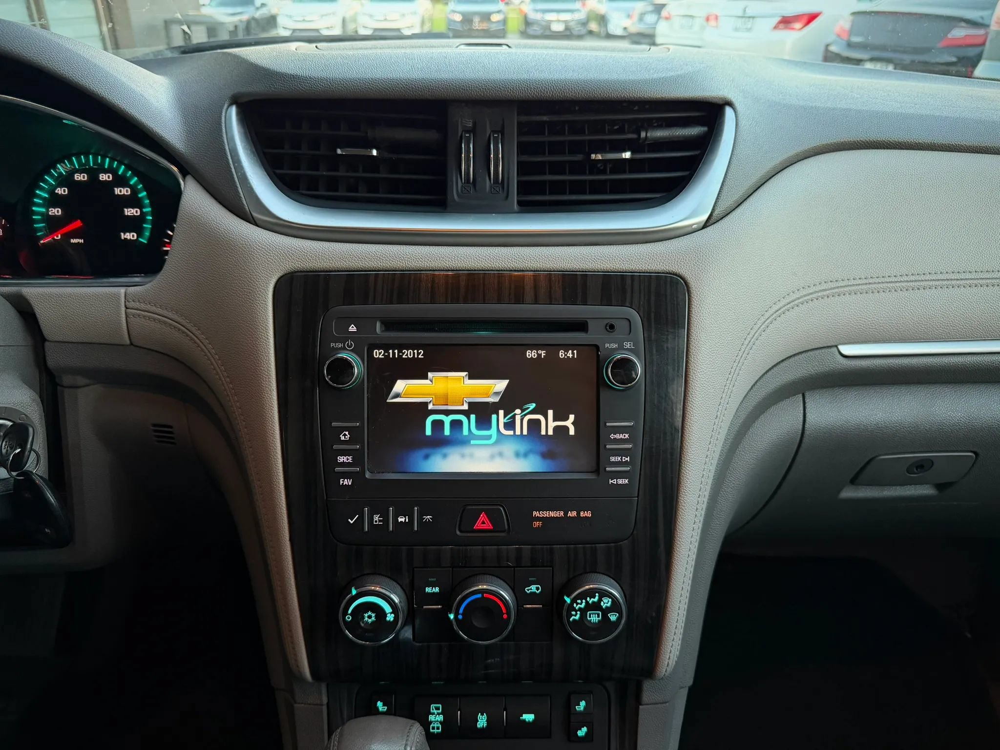 Used 2014 Chevrolet Traverse LT w/ All-Star Edition AWD/4WD image 10