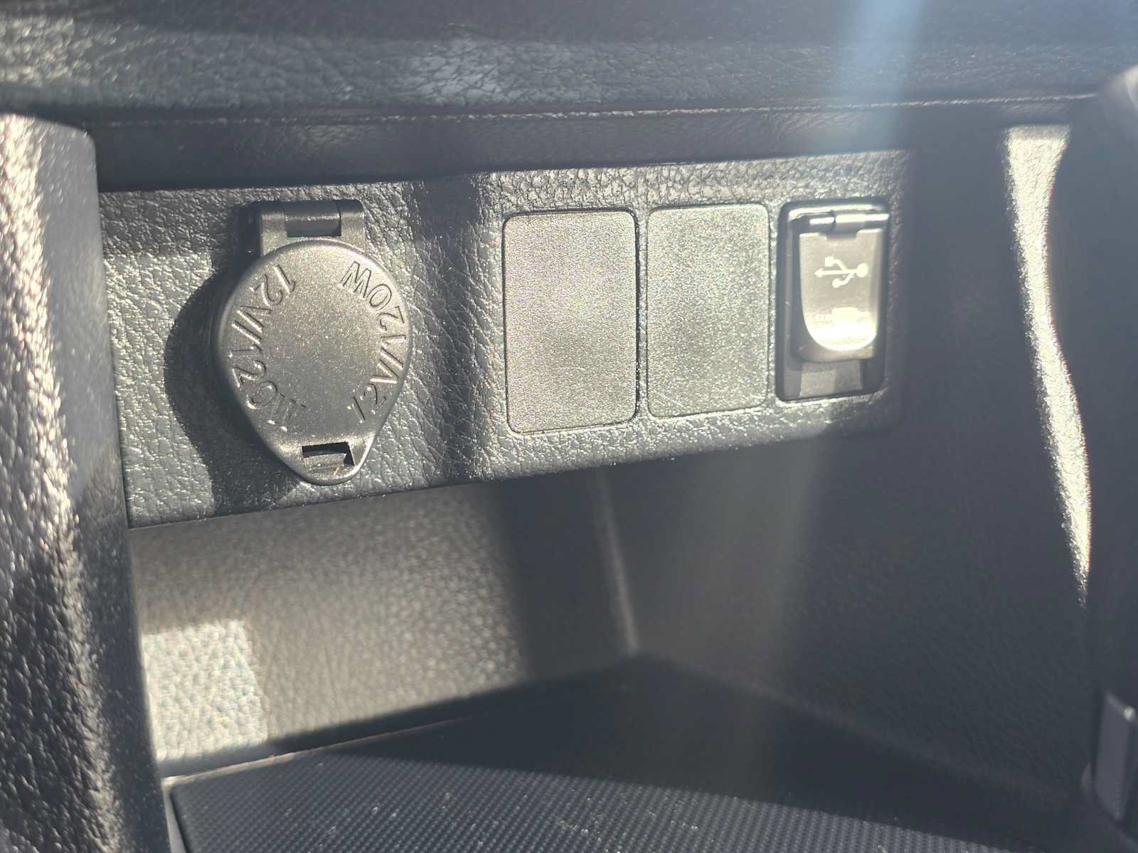 Used 2014 Toyota Corolla LE FWD image 27