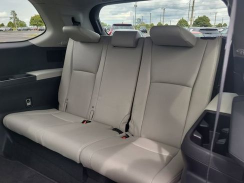 Used 2025 Toyota Grand Highlander FWD image 16