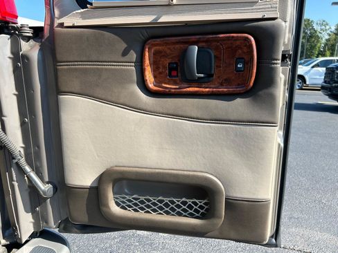 Used 2022 Chevrolet Express 2500 Extended w/ Enhanced Convenience Package RWD image 7