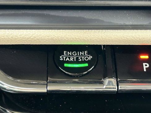 Certified 2025 Lincoln Corsair AWD w/ Equipment Group 101A image 24