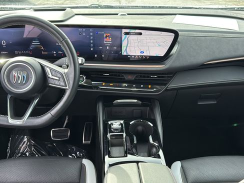 Used 2024 Buick Envision Sport Touring image 9
