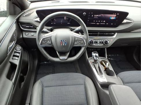 Used 2024 Buick Envista Preferred w/ Convenience I Package FWD image 11