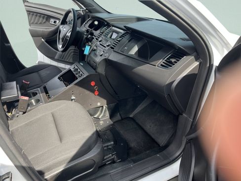 Used 2015 Ford Taurus Police Interceptor AWD image 14