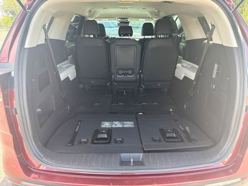 Used 2024 Kia Carnival LX FWD image 12