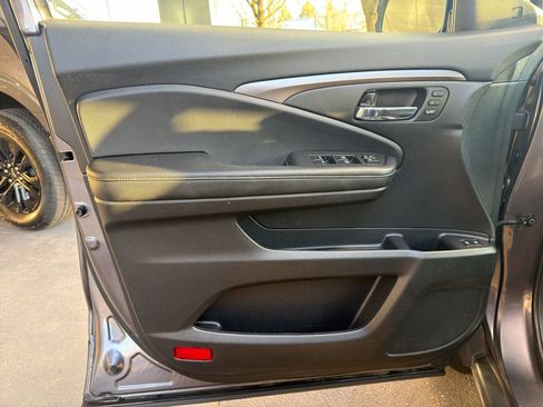 Used 2021 Honda Pilot Special Edition image 16