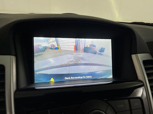 Used 2014 Chevrolet Cruze LT w/ Technology Package image 62