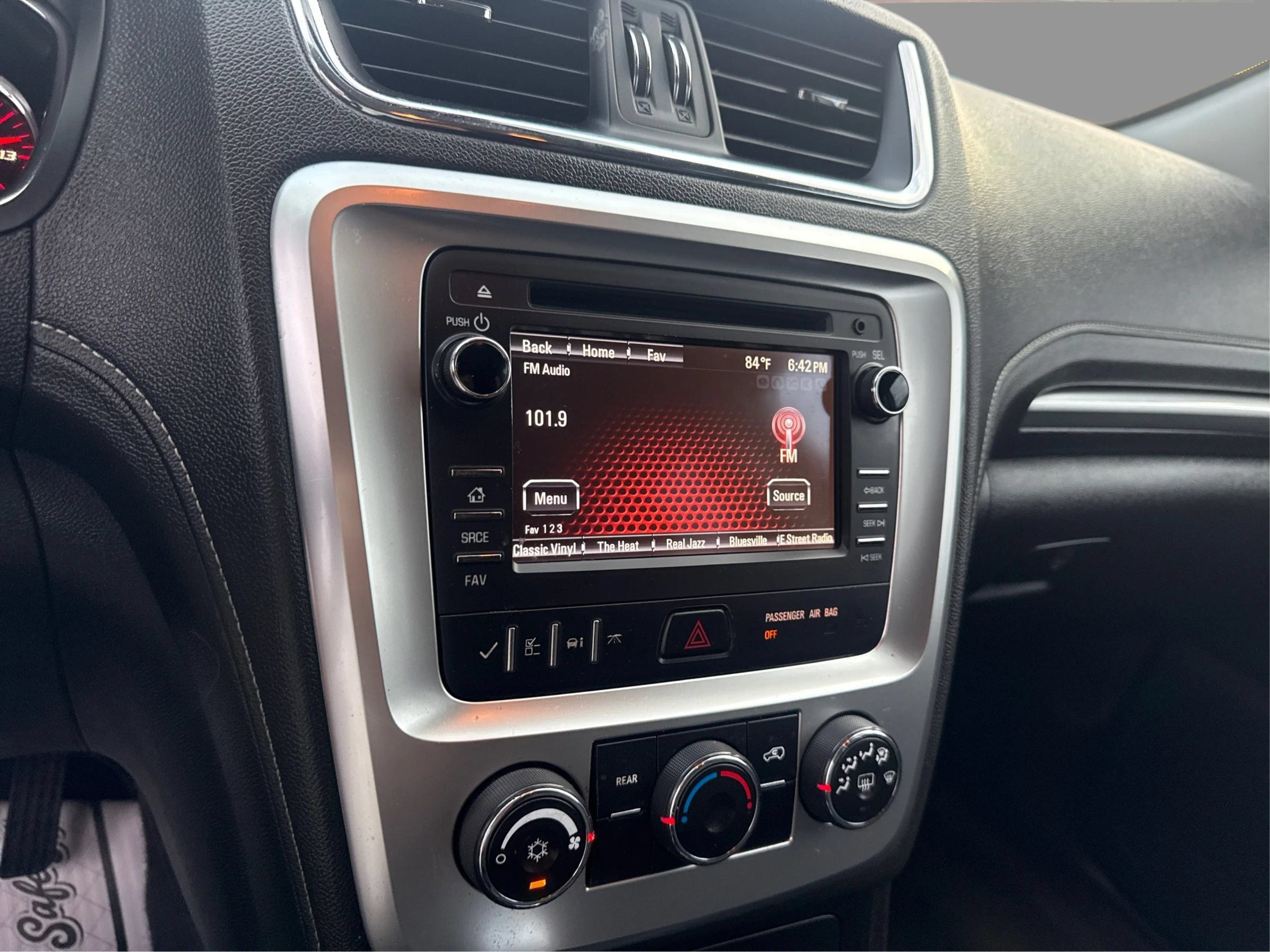 Used 2015 GMC Acadia SLE FWD image 16