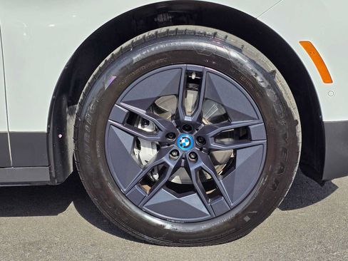 Used 2024 BMW iX xDrive50 w/ Convenience Package AWD/4WD image 9