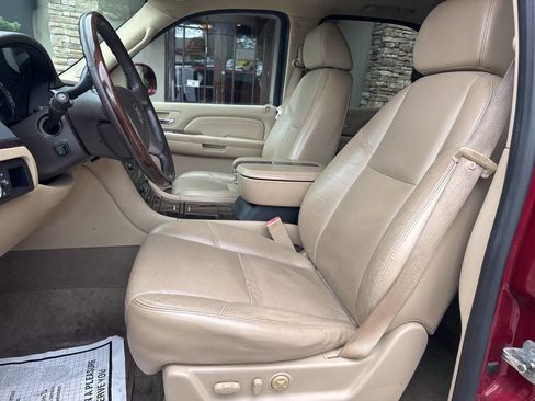 Used 2009 Cadillac Escalade AWD image 9