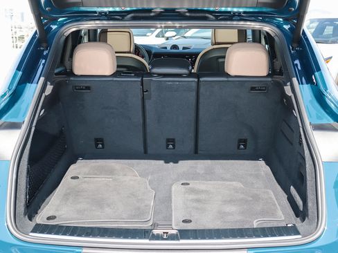 Used 2025 Porsche Cayenne image 41
