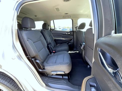 Certified 2020 GMC Acadia SLE w/ Driver Convenience Package AWD/4WD image 18