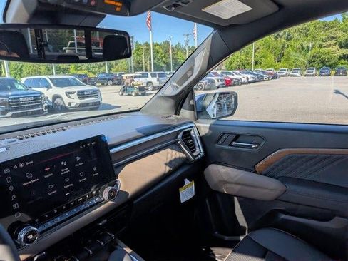 New 2026 GMC Canyon Denali AWD/4WD image 22