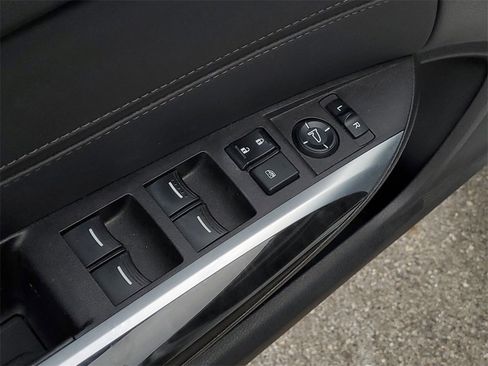 Used 2019 Acura TLX image 12