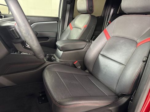 Used 2023 Chevrolet Colorado Z71 w/ Z71 Convenience Package 2 image 11