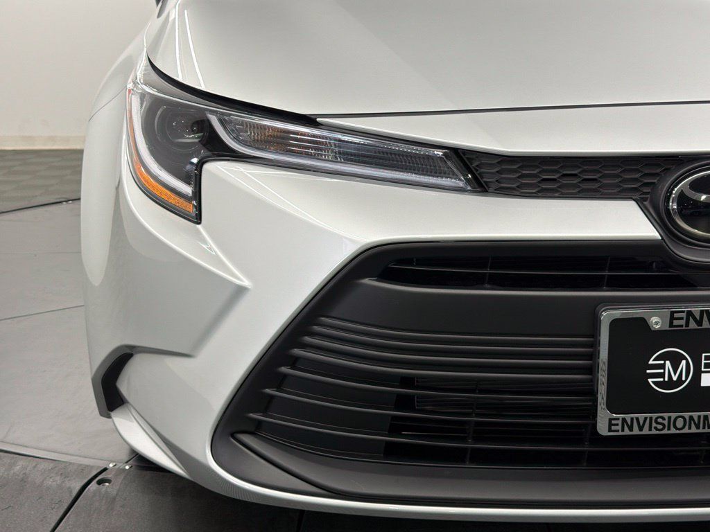 Certified 2026 Toyota Corolla LE FWD image 9