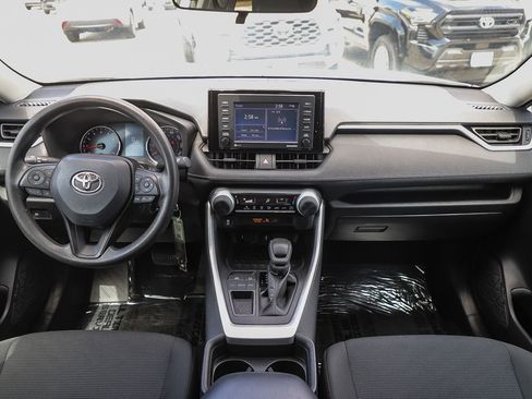 Certified 2021 Toyota RAV4 LE FWD image 12