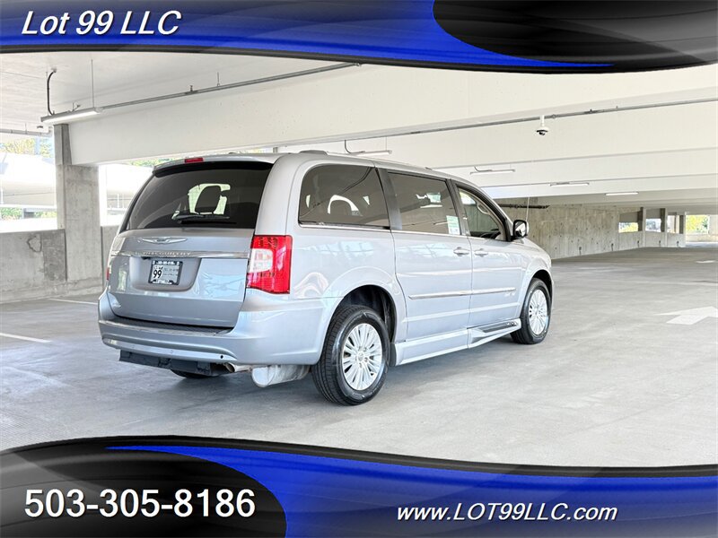 Used 2013 Chrysler Town & Country Limited w/ Luxury Group FWD image 14
