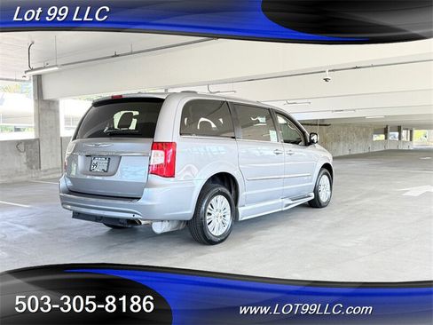 Used 2013 Chrysler Town & Country Limited w/ Luxury Group FWD image 14