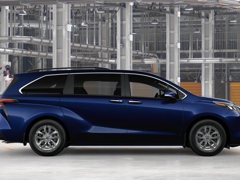 New 2026 Toyota Sienna XLE AWD/4WD image 14