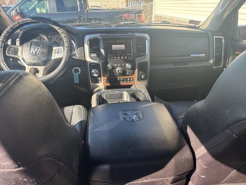 Used 2017 RAM 1500 Laramie AWD/4WD image 15