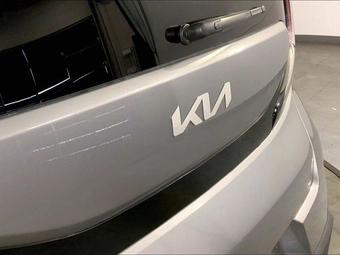 Used 2025 Kia Soul LX FWD image 31