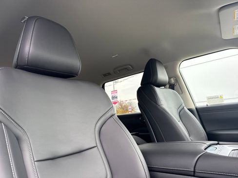 New 2026 Nissan Armada SV image 17