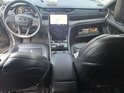 Used 2023 Jeep Grand Cherokee L Limited AWD/4WD image 25