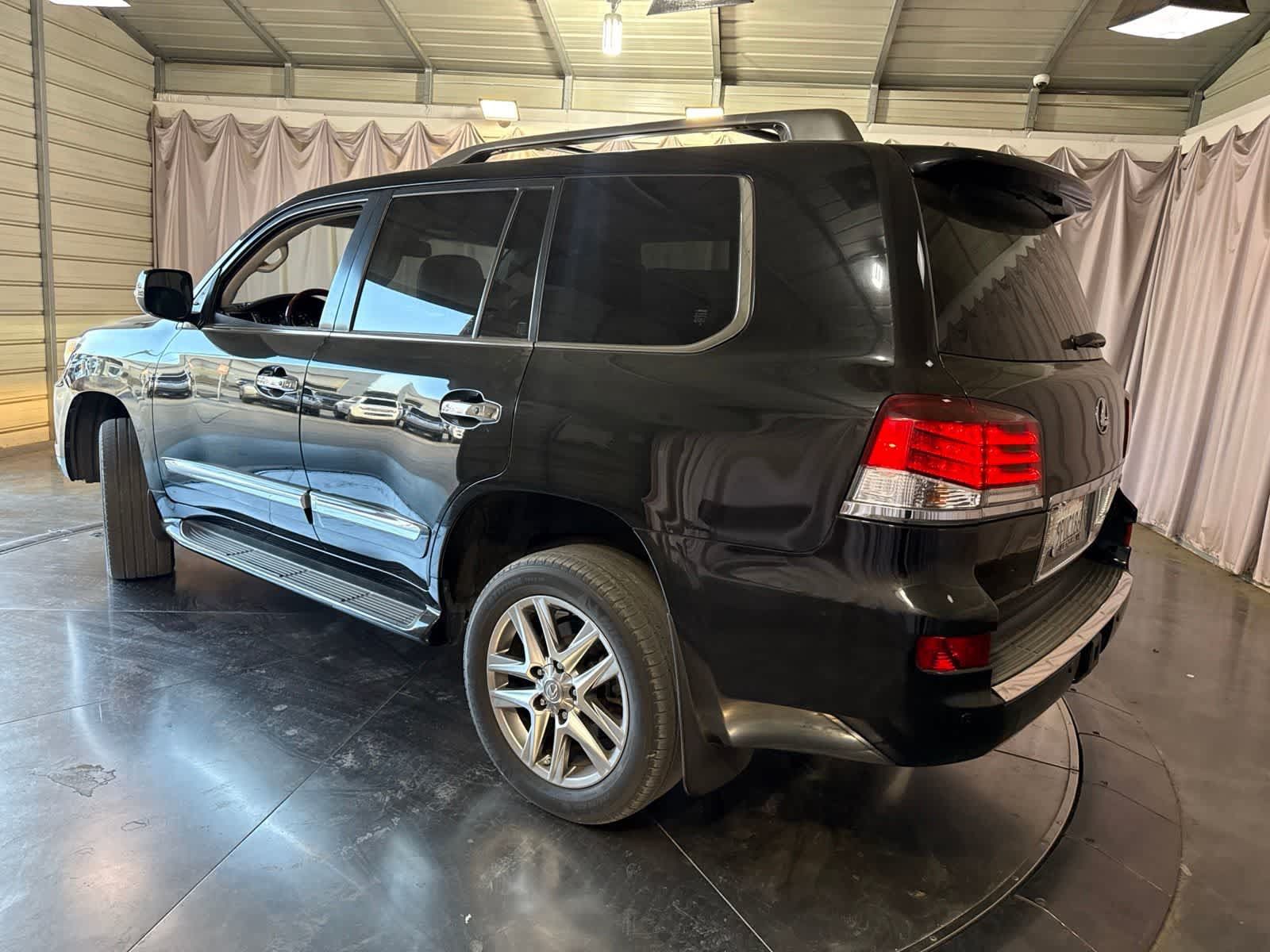 Used 2013 Lexus LX 570 4WD w/ Luxury Pkg w/Pre-crash image 7