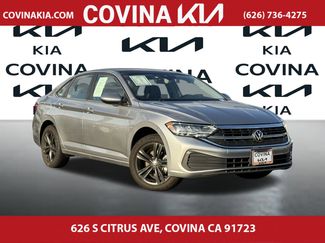 Used 2024 Volkswagen Jetta SE w/ Panoramic Sunroof Package video 2