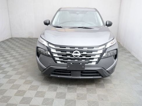 Used 2025 Nissan Rogue S AWD/4WD image 2