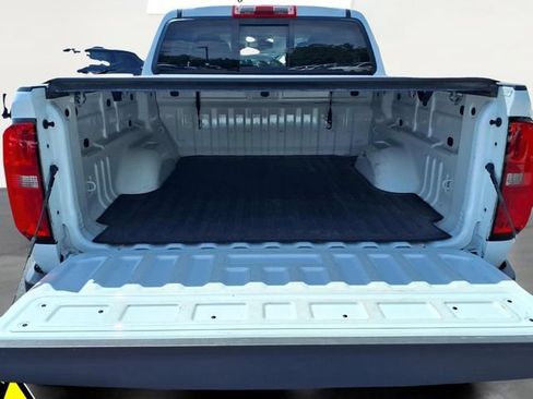 Used 2022 Chevrolet Colorado Z71 AWD/4WD image 5