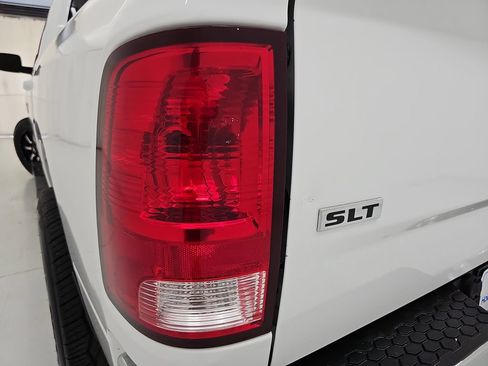 Used 2019 RAM 1500 Classic SLT RWD image 39