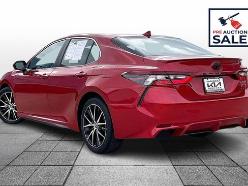 Used 2023 Toyota Camry SE image 12