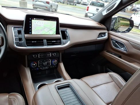 Certified 2023 Chevrolet Suburban High Country w/ Premium Package 2 AWD/4WD image 23