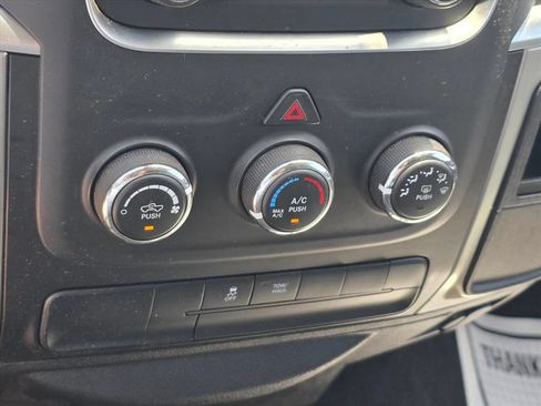 Used 2019 RAM 1500 Classic SLT RWD image 17